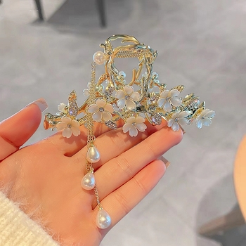 Εθνικό λουλούδι παλίρροιας κρίνο της κοιλάδας φούντα μεγάλο κλιπ λαβής μόδα ιδιοσυγκρασία μαργαριταρένιο κλιπ μαλλιών πίσω κεφάλι καρχαρία κλιπ χονδρικής