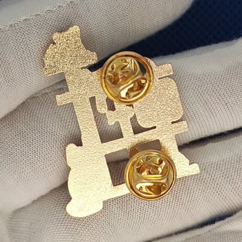 Broșă cu desene animate pentru pisici, pe raft, insignă metalică pentru iubitorii de pisoi, accesorii de rever la modă