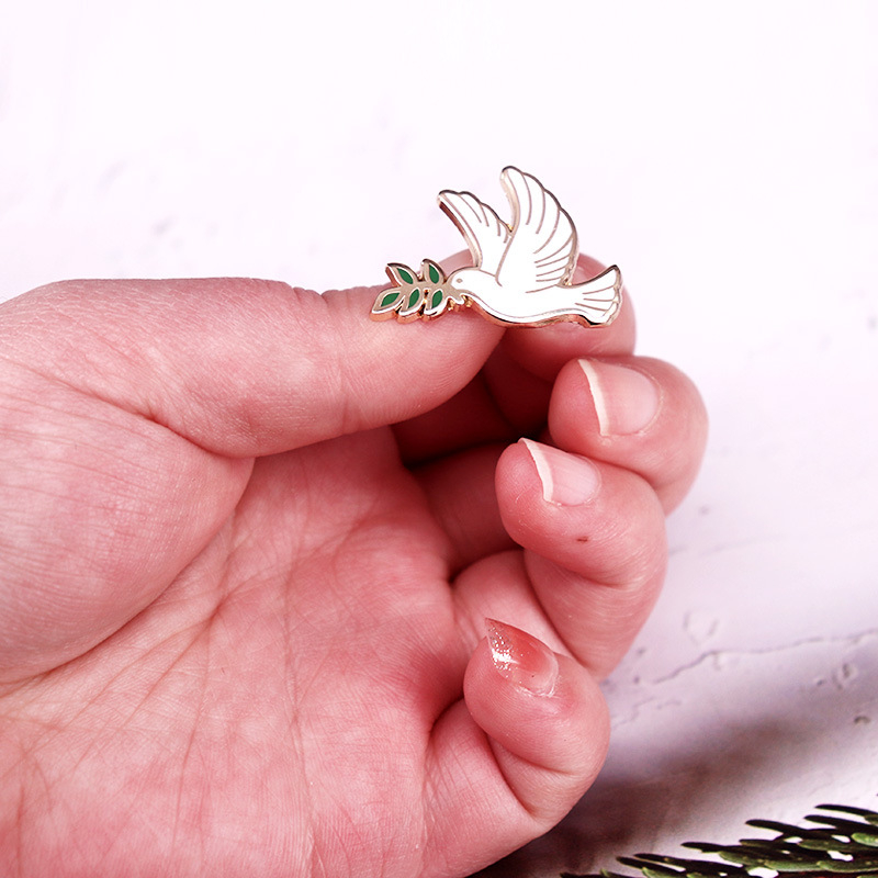 Béke galamb olajág zománc kitűző állat galamb fém jelvény