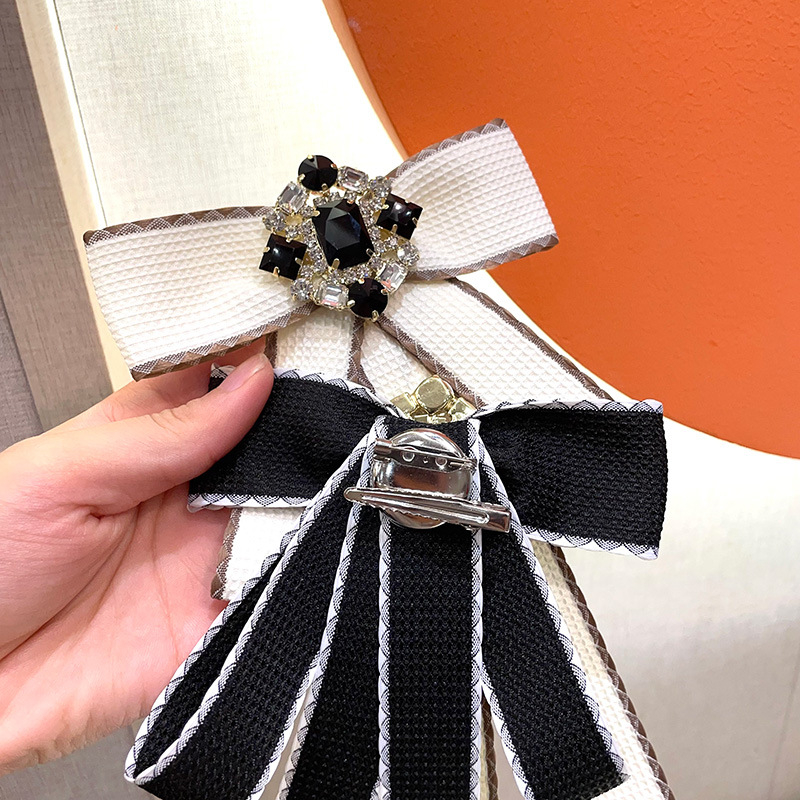 Νέα ελαφριά πολυτελής γραβάτα Chanel στυλ rhinestone εξαιρετικό πουκάμισο ρούχα καρφίτσα πουλόβερ κλιπ αξεσουάρ γυναικεία χονδρική πώληση