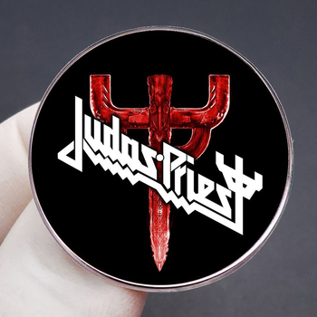 Judas Priest Judas Saints sagė sunkiojo metalo roko grupės muzikos ženkliukas metalinis ženkliukas