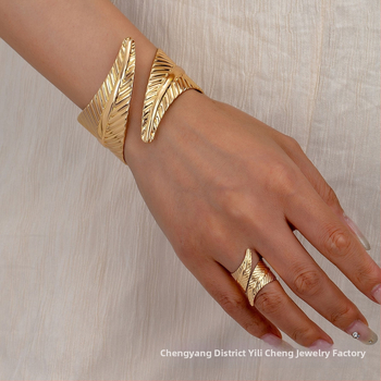 Piiriülene kuummüük Korea stiilis moodne lihtne lehtedega käevõru, naiste interneti tähistaja, külma stiili niši disainiga sensatsiooniline käevõru