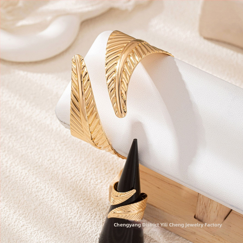 Tarpvalstybinis karšto pardavimo korėjietiško stiliaus mados paprastų lapų apyrankės žiedas moterims, interneto šventės šalto stiliaus nišinio dizaino rankų darbo papuošalai