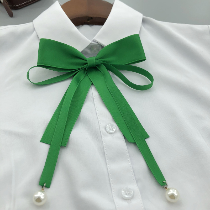 Nauji koledžo stiliaus reguliuojamo dydžio marškiniai, universalūs peteliškės formos kaklaraiščiai su akademinės uniformos peteliške, urmu