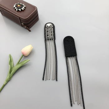 Kvaliteetsed käsitööna valminud helmestega tutiga õlakud meeste ja naiste esinemiskostüümidele, isikupärastatud ja peened esinemisrõivaste aksessuaarid