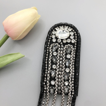 Kvaliteetsed käsitööna valminud helmestega tutiga õlakud meeste ja naiste esinemiskostüümidele, isikupärastatud ja peened esinemisrõivaste aksessuaarid