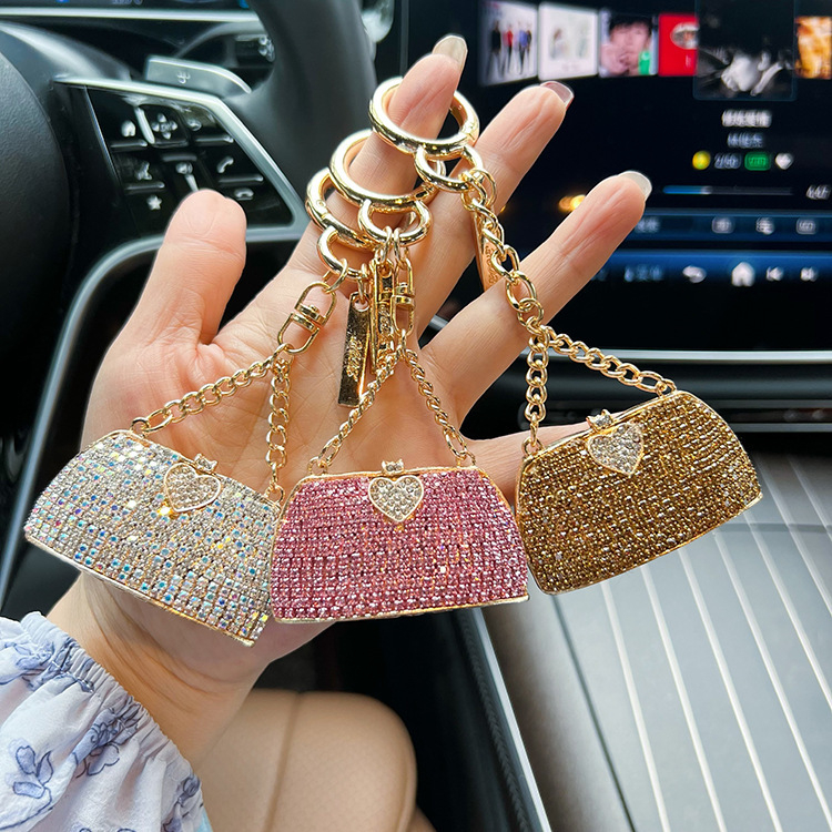 Breloc auto cu model de geantă cu diamant incrustat din aliaj, creativ, lucrat manual, cu gheare, pandantiv metalic, rafinat, ornamente pentru geantă, Europa și Statele Unite