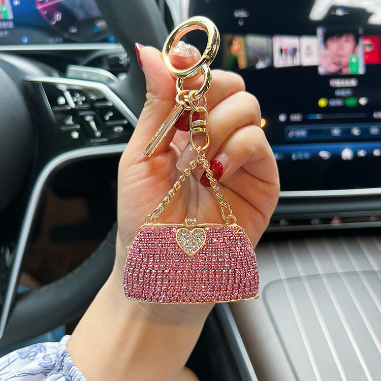Breloc auto cu model de geantă cu diamant incrustat din aliaj, creativ, lucrat manual, cu gheare, pandantiv metalic, rafinat, ornamente pentru geantă, Europa și Statele Unite