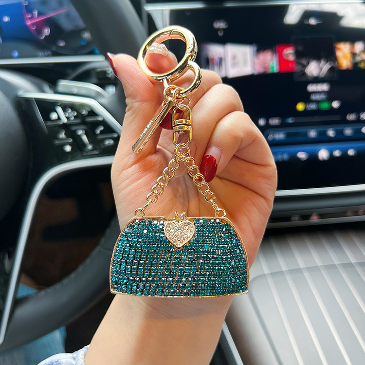 Breloc auto cu model de geantă cu diamant incrustat din aliaj, creativ, lucrat manual, cu gheare, pandantiv metalic, rafinat, ornamente pentru geantă, Europa și Statele Unite