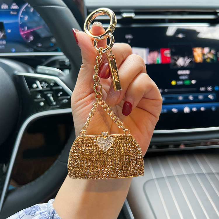 Breloc auto cu model de geantă cu diamant incrustat din aliaj, creativ, lucrat manual, cu gheare, pandantiv metalic, rafinat, ornamente pentru geantă, Europa și Statele Unite