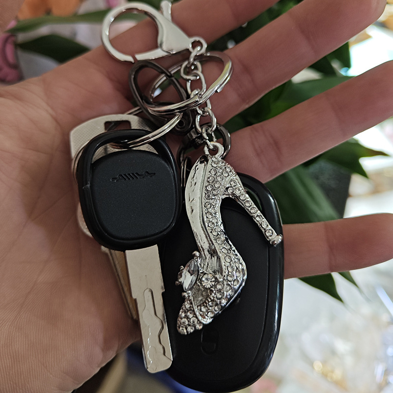 Nauji mados aukštakulniai bateliai, raktų pakabukas su lydiniu, deimantiniai papuošalai, pakabukas, automobilio raktų pakabukas, aksesuarai