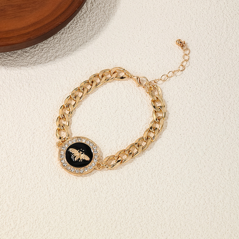 Moodne isiksuse geomeetriline ümmargune ruudukujuline meelõvi teemantkäevõru