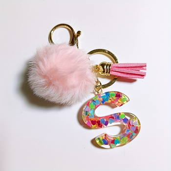 Μπρελόκ με φούντα και γράμμα ρητίνης σε ροζ χρώμα, με φλας από ρητίνη, με γράμματα και πούλιες, χαριτωμένο στυλ