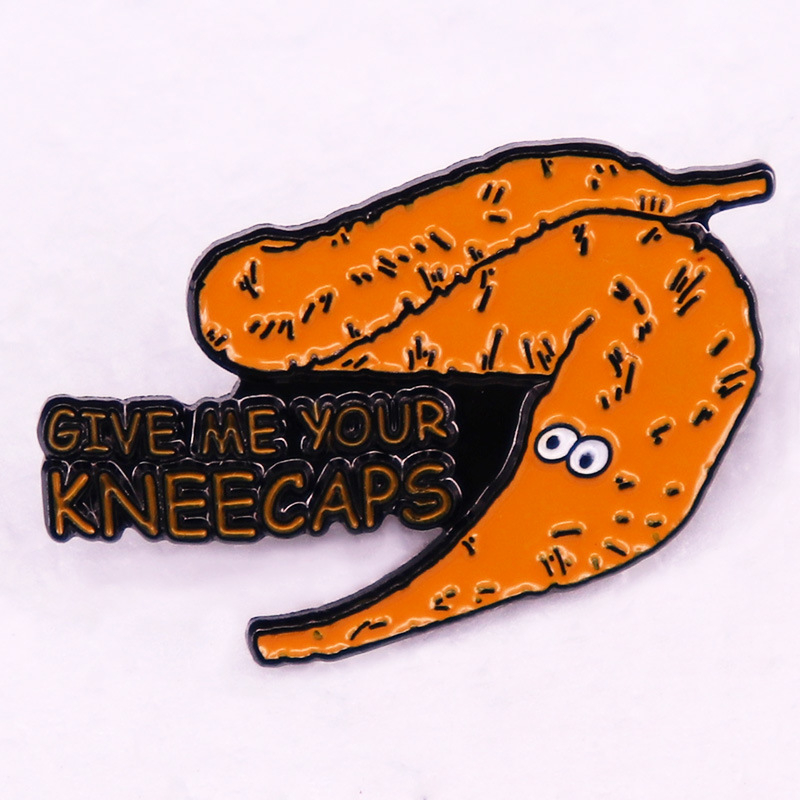 Pūkuoto žaislinio kirmino garso linksmybių interneto memo sagės ženklelis