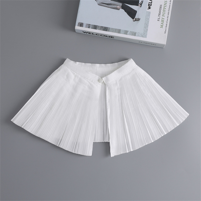 Tarpvalstybinis kostiumas, Europos ir Amerikos dvaro meno vargonai, perlų retro vėduoklės formos netikro apykaklės skara, studijos rekvizitai