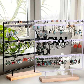 Keturių sluoksnių medinis pagrindas, auskarų demonstravimo stovas, nuimamas papuošalų laikymo stovas, geležiniai pakabinami auskarai, auskarų smeigtukų stovas