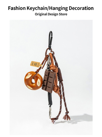 „Maillard Brown“ korėjietiško stiliaus šokoladinis riestainis su šarminiu mazgu, dekoratyvinė grandinėlė su „Miu“ šarminės duonos pakabuku