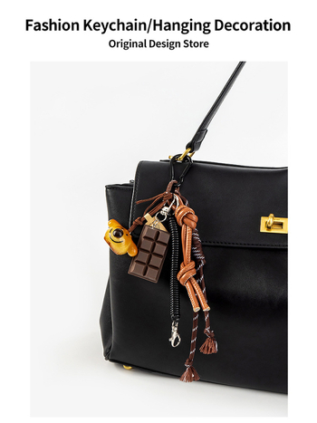 „Maillard Brown“ korėjietiško stiliaus šokoladinis riestainis su šarminiu mazgu, dekoratyvinė grandinėlė su „Miu“ šarminės duonos pakabuku