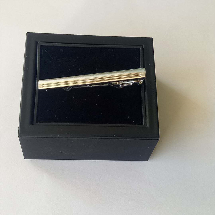 Dovanų dėžutė 360 laipsnių apverčiamas kaklaraiščio segtukas papuošalų dovanų dėžutė sąsagų dovanų dėžutė juoda dovanų dėžutė