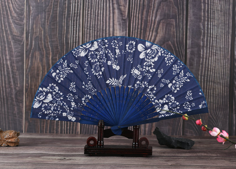 Kokkupandav lehvik, Hiina stiilis klassikalise naiste tantsuetenduse rekvisiidid, õõnes lehvik, luust orhidee kangast, bambusest lehvik