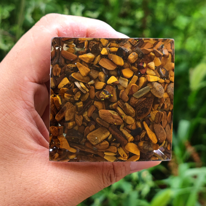 Nauji tarpvalstybiniai produktai Krištolinis rutulys Žvyro piramidė Namų amatai Dervos papuošalai Stalo papuošalai Nepriklausomos stoties nauji produktai