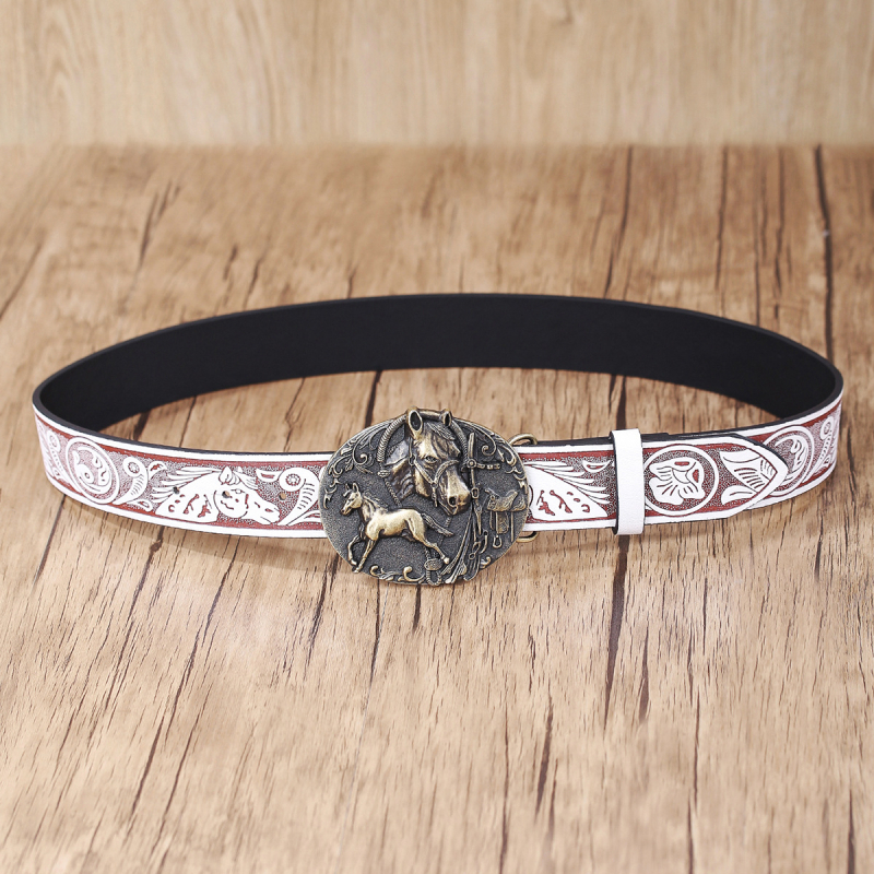 Įvairūs pasirenkami vakarietiško stiliaus didelių plokščių sagčių diržai iš PU odos, pasižymintys dideliu jausmu, retro įspaudu, tiesioginiai gamykliniai pardavimai.