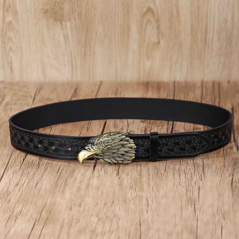 Įvairūs pasirenkami vakarietiško stiliaus didelių plokščių sagčių diržai iš PU odos, pasižymintys dideliu jausmu, retro įspaudu, tiesioginiai gamykliniai pardavimai.