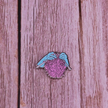 Insignă țesută manual