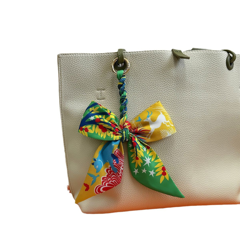 Южна Корея Dongdaemun Internet Celebrant Нова чанта с панделка, катарама Hangzhou Висококачествена коприна Twill Модна висулка с щампа през граница