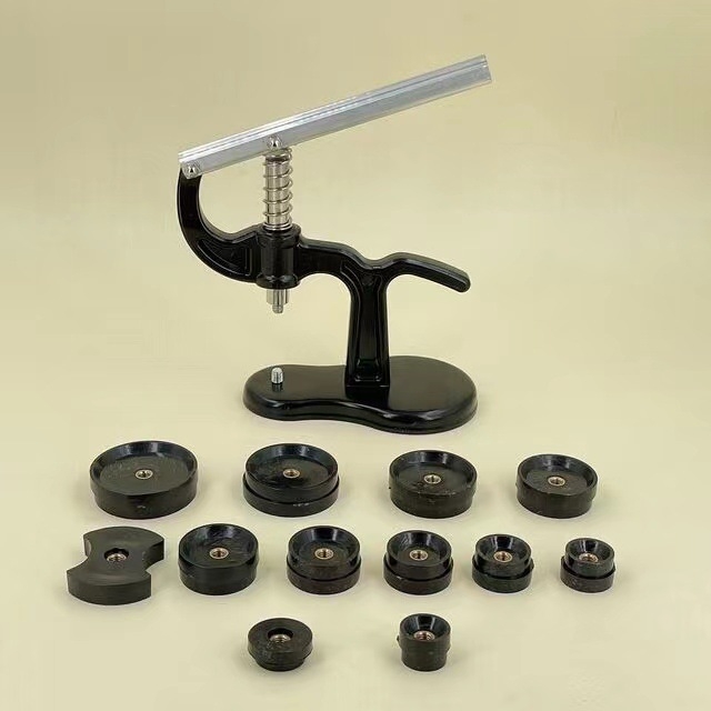 Kellaparandustööriist, Kella lauaarvuti korkimise tööriist, Tagakaane paranduskell, Korkimistangid, Mehaaniline kvartskell, Patarei vahetamine, Tagakaas