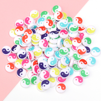 Προμήθειες κατασκευαστή ακρυλικών μαύρων και λευκών δίχρωμων επίπεδων στρογγυλών χάντρων Tai Chi DIY βραχιόλι κολιέ αξεσουάρ κοσμημάτων χονδρικής