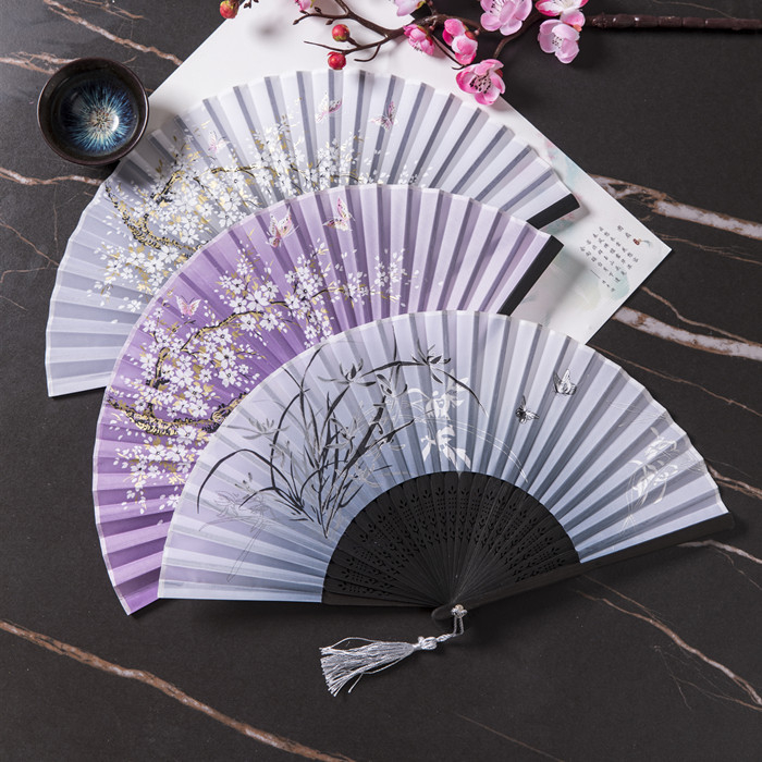 Sklopivi ventilator Hanfu ženske kostime drevnog stila ljetni retro bambusov ventilator kineski stil nacionalni modni sklopivi prijenosni ventilator