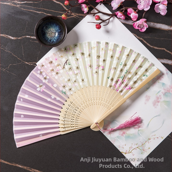 Sklopivi ventilator Hanfu ženske kostime drevnog stila ljetni retro bambusov ventilator kineski stil nacionalni modni sklopivi prijenosni ventilator