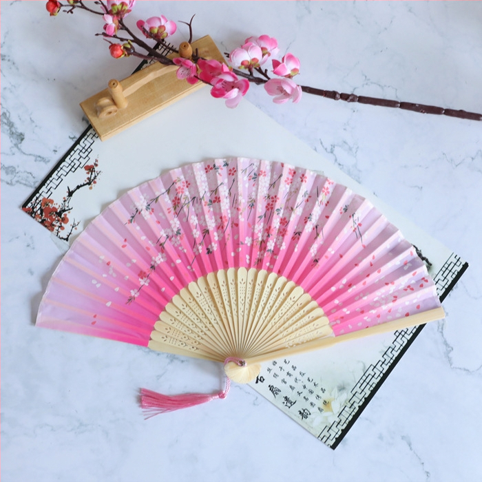 Sklopivi ventilator Hanfu ženske kostime drevnog stila ljetni retro bambusov ventilator kineski stil nacionalni modni sklopivi prijenosni ventilator