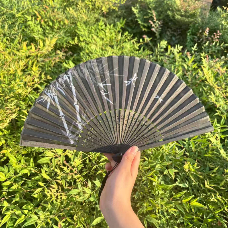 Sklopivi ventilator Hanfu ženske kostime drevnog stila ljetni retro bambusov ventilator kineski stil nacionalni modni sklopivi prijenosni ventilator