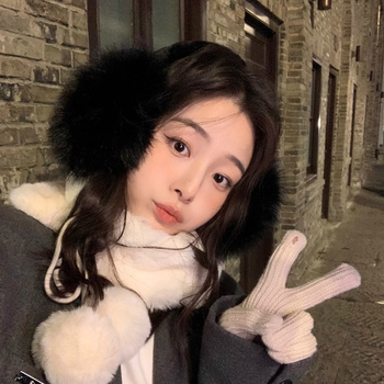 Λευκές γυναικείες ωτοασπίδες χειμωνιάτικες χαριτωμένες βελούδινες 2024 νέες ωτοασπίδες ζεστές χοντρές τρέμολο διανομή μικρού κόκκινου βιβλίου