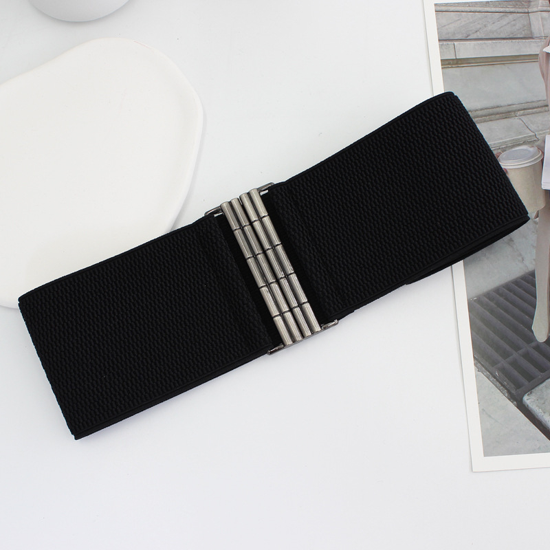 Moteriška languota suknelė su sagtimi, tampria juosmens juosta, dekoratyvinė suknelė, deranti prie juosmens, tampri, plati juosmens juosta, trys dydžiai.