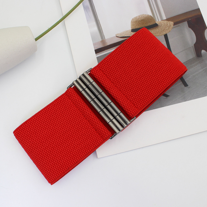 Moteriška languota suknelė su sagtimi, tampria juosmens juosta, dekoratyvinė suknelė, deranti prie juosmens, tampri, plati juosmens juosta, trys dydžiai.