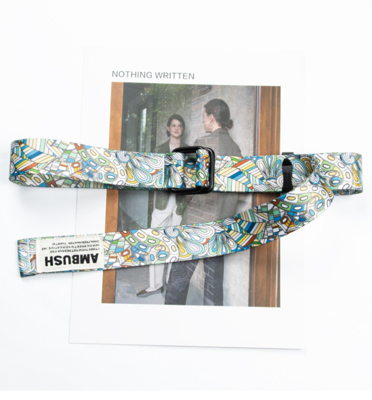 3,2 cm kvadratinės dvigubos kilpos drobės diržas su anakardžių gėlėmis ir madingu personalizuotu dekoratyviniu jaunimo diržu, spausdintu raide