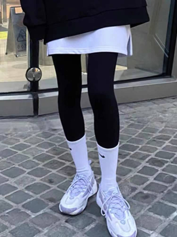 Ευέλικτη μικρή λευκή φούστα με βάση, κουρτίνα μαγικού γλουτού, σε στρώσεις με φούτερ με λευκή άκρη, εσωτερική στρώση, κουρτίνα μικρού γλουτού Internet Celebrity, μισού μήκους