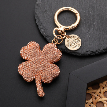Κρεμάστρα αξεσουάρ αυτοκινήτου για μπρελόκ, μικρά κρεμαστά αξεσουάρ, αξεσουάρ μόδας, δημιουργικό μπρελόκ τετράφυλλου τριφυλλιού, με ένθετο κράμα διαμαντιών, κατασκευαστής