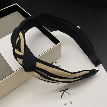 Γαλλικό Στυλ Ελαφρύ Πολυτελές Ξένο Στυλ Αρωματικό Στυλ Γυναικείο Αντιολισθητικό Στήριγμα Μαλλιών σε Ταιριαστό Χρώμα Γυναικείο Κομψό Ρετρό Στήριγμα Μαλλιών σε Ταιριαστό Χρώμα Αξεσουάρ Μαλλιών