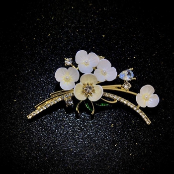 Καρφίτσα Cartier INS Style Exquisite Flower, κράμα χαλκού, συνθετικό κυβικό ζιρκόνιο + ένθετο μαργαριταριού