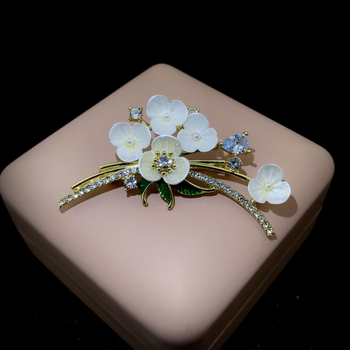 Καρφίτσα Cartier INS Style Exquisite Flower, κράμα χαλκού, συνθετικό κυβικό ζιρκόνιο + ένθετο μαργαριταριού