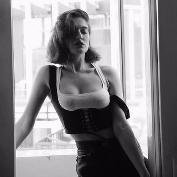 JFL21082DG μαύρο γυναικείο φανελάκι με τιράντες στη μέση, σέξι, ανοιξιάτικο κοντό τοπ με ευρωπαϊκή και αμερικανική σόλα χονδρικής