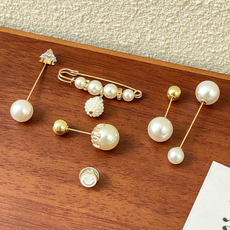 Svārki ar pieguļošu vidukli, mainot mazu artefaktu kreklu, pretgaismas piespraudi, pērļu piespraudi, vasaras fiksētas drēbes, regulējama vidukļa sprādze