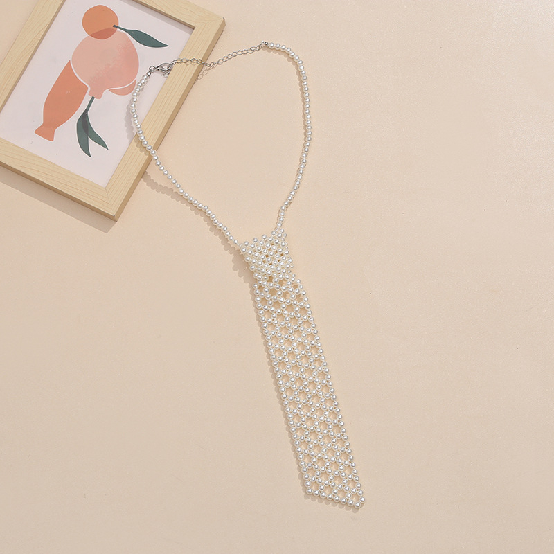 Prancūziško stiliaus kaklaraištis su JK marškinių kostiumu, trumpais aksesuarais, elegantiškas temperamentingas INS stiliaus perlų kaklaraištis