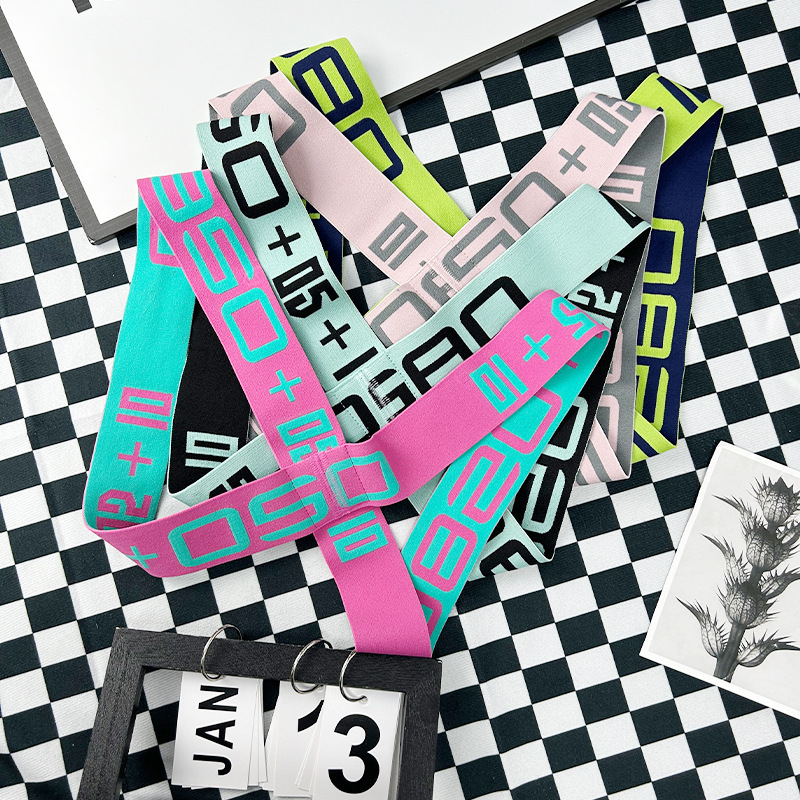 Sportinis ir fitneso pečių dirželis, itin plastikinis, elastingas krūtinės raumenų dirželis, seksualiai apjuostas ir demonstracinis, europietiškos ir amerikietiškos mados.