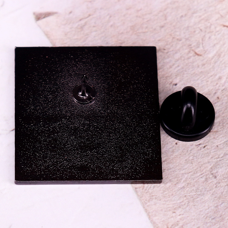 Az ízületeim komolyabban veszik a mindennapi életet Zománctű