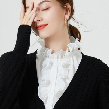 Gombaszélű csipke, édes hamisgallér, női őszi-téli alsó, sokoldalú hamisgallér, hengerelt szélű hamis inggallér, fehér csipke